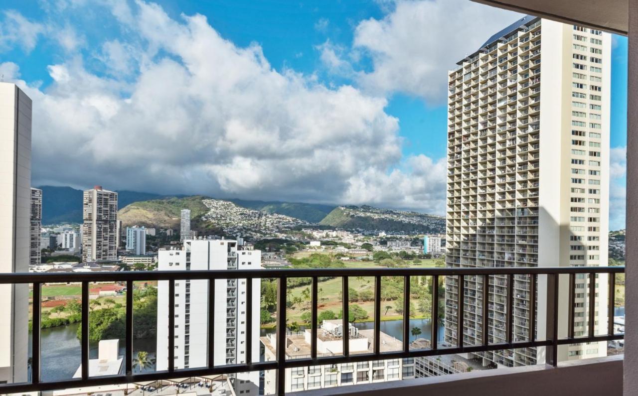 Apartamento Private One Bedroom Condo, With Corporate Car Savings Code Included, Free Onsite Parking Honolulu